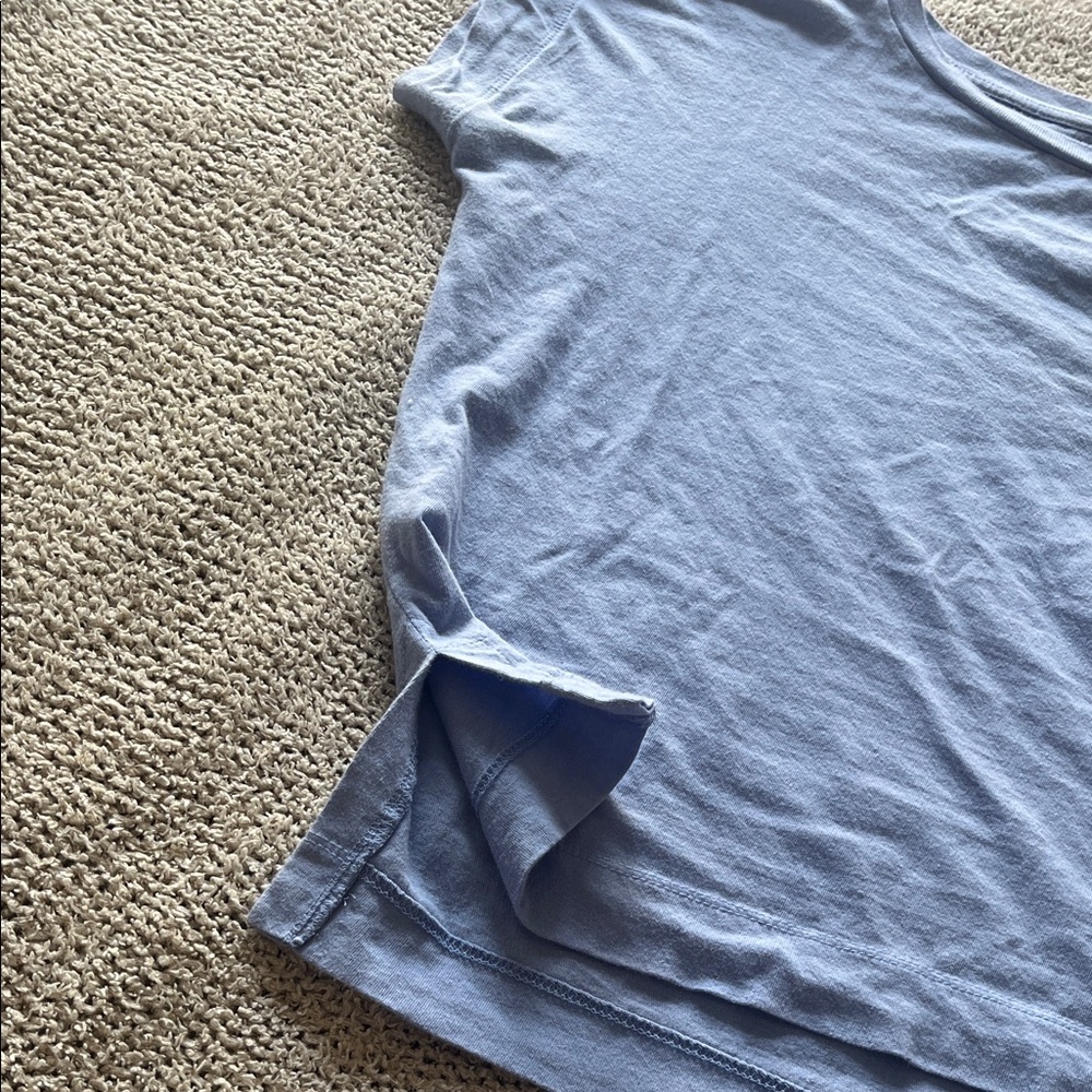 Blue T-Shirt with Red Rose Design - Picture 2 of 4